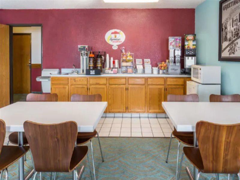 Super 8 By Wyndham Bourbonnais/Kankakee Area Ngoại thất bức ảnh